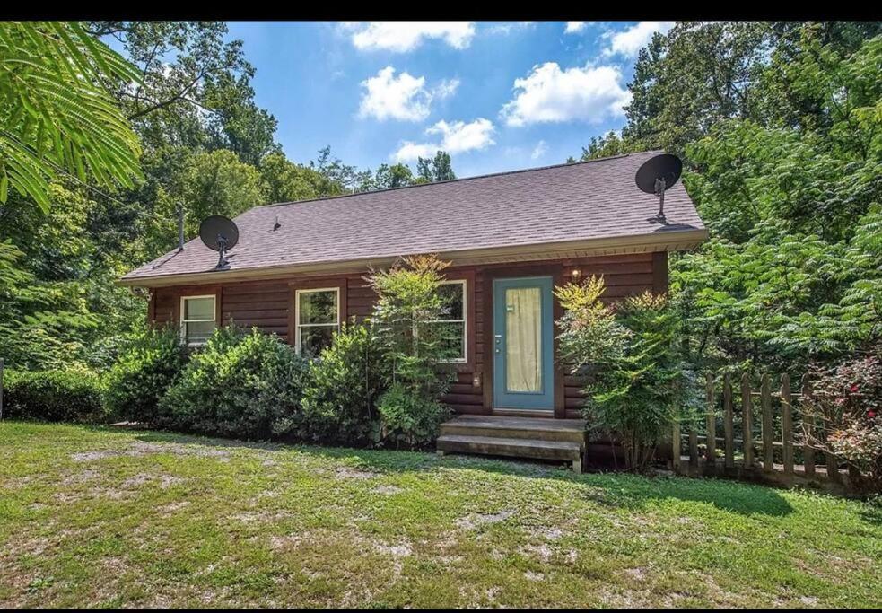 Smokey Mountain Retreat, Hot Tub, Game Room, Sleeps 8! Gatlinburg Bagian luar foto