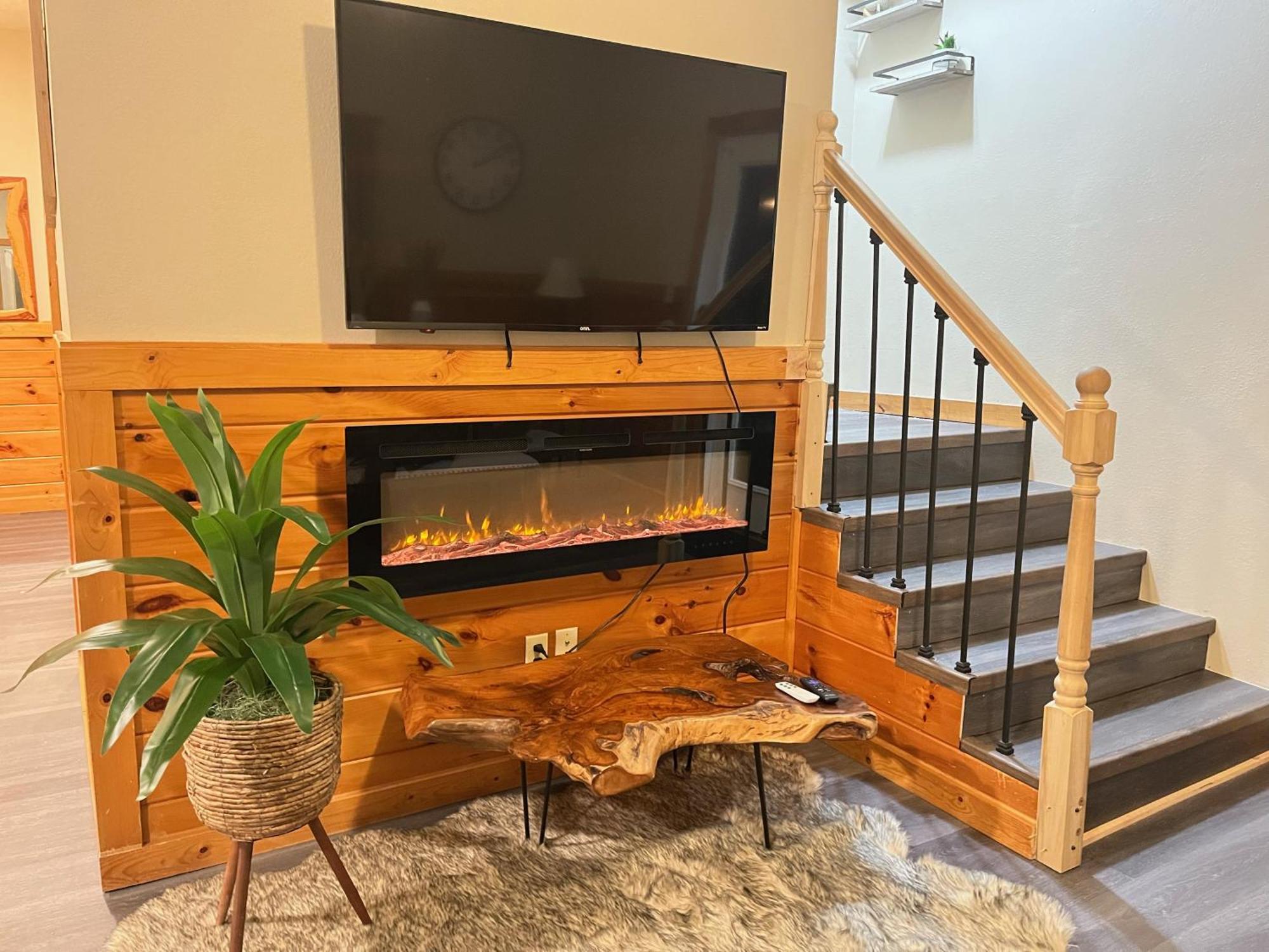 Smokey Mountain Retreat, Hot Tub, Game Room, Sleeps 8! Gatlinburg Bagian luar foto